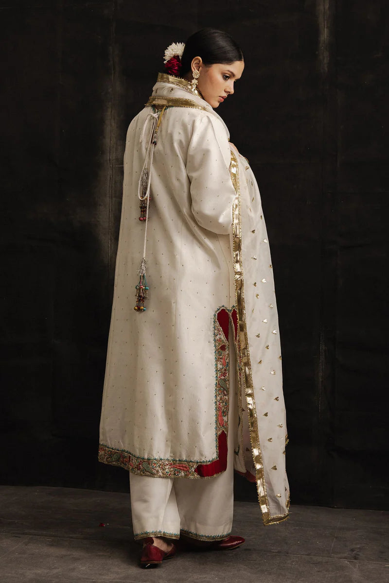 PEEPAL | STUDIO PORTRAITS | Zara Shahjahan