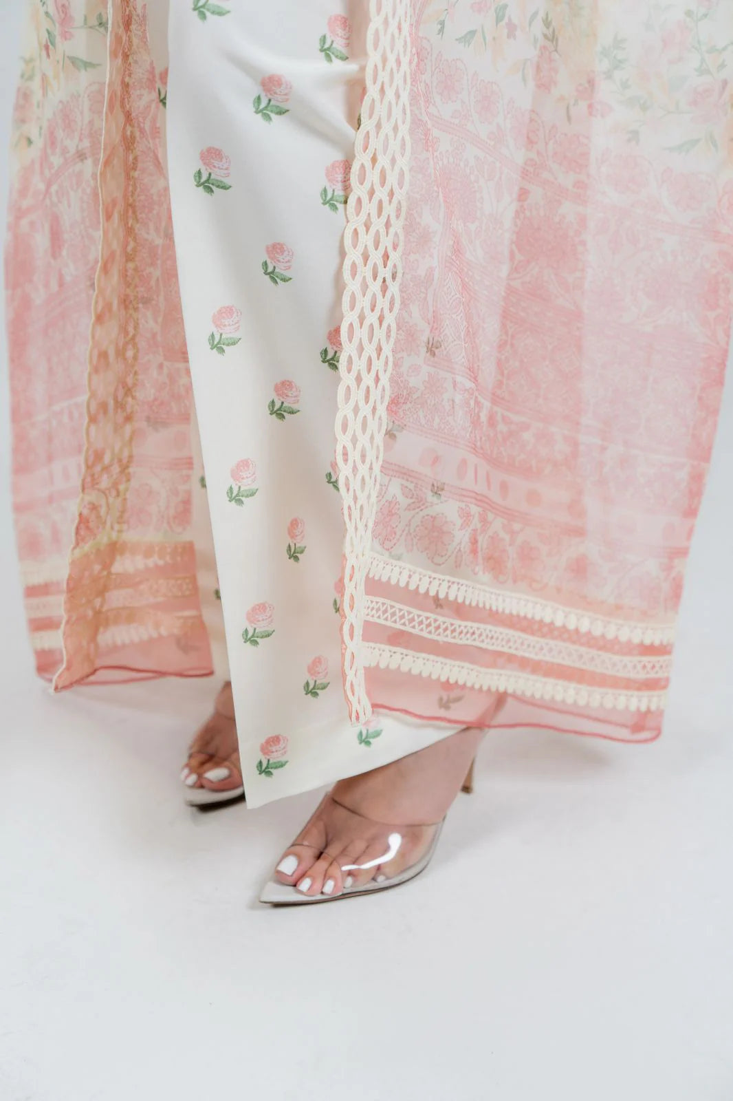 Nihan (B) | BARAÉ KHANOM