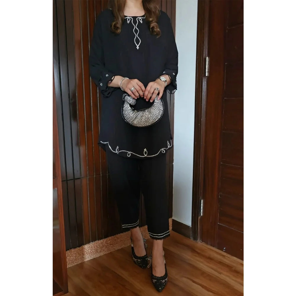 Black Oynx | NIMRAH HAFSA