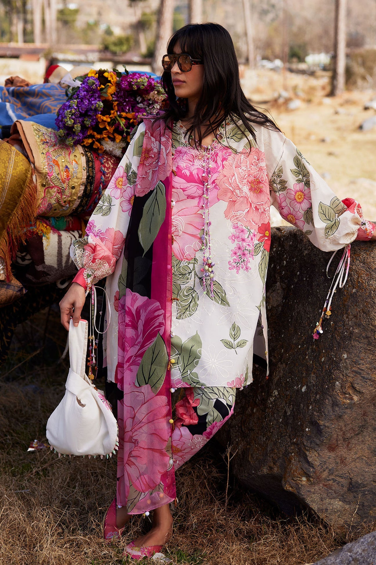 YÀN HUĀ 艳花 (ZL26-13 B)
 | Zaha Festive Lawn’26