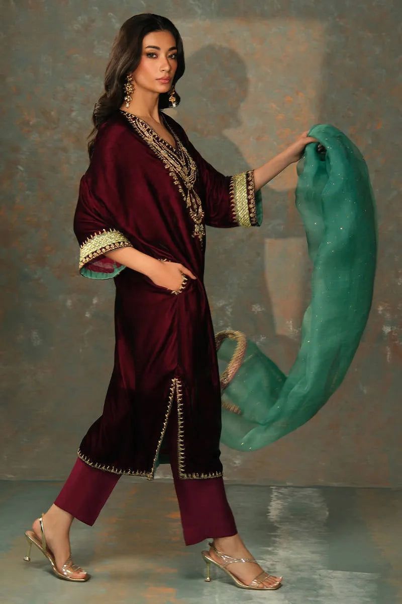 Rani Phiran Shirt And Pants | VELVET ECLIPSE '25 | FARIDA HASAN