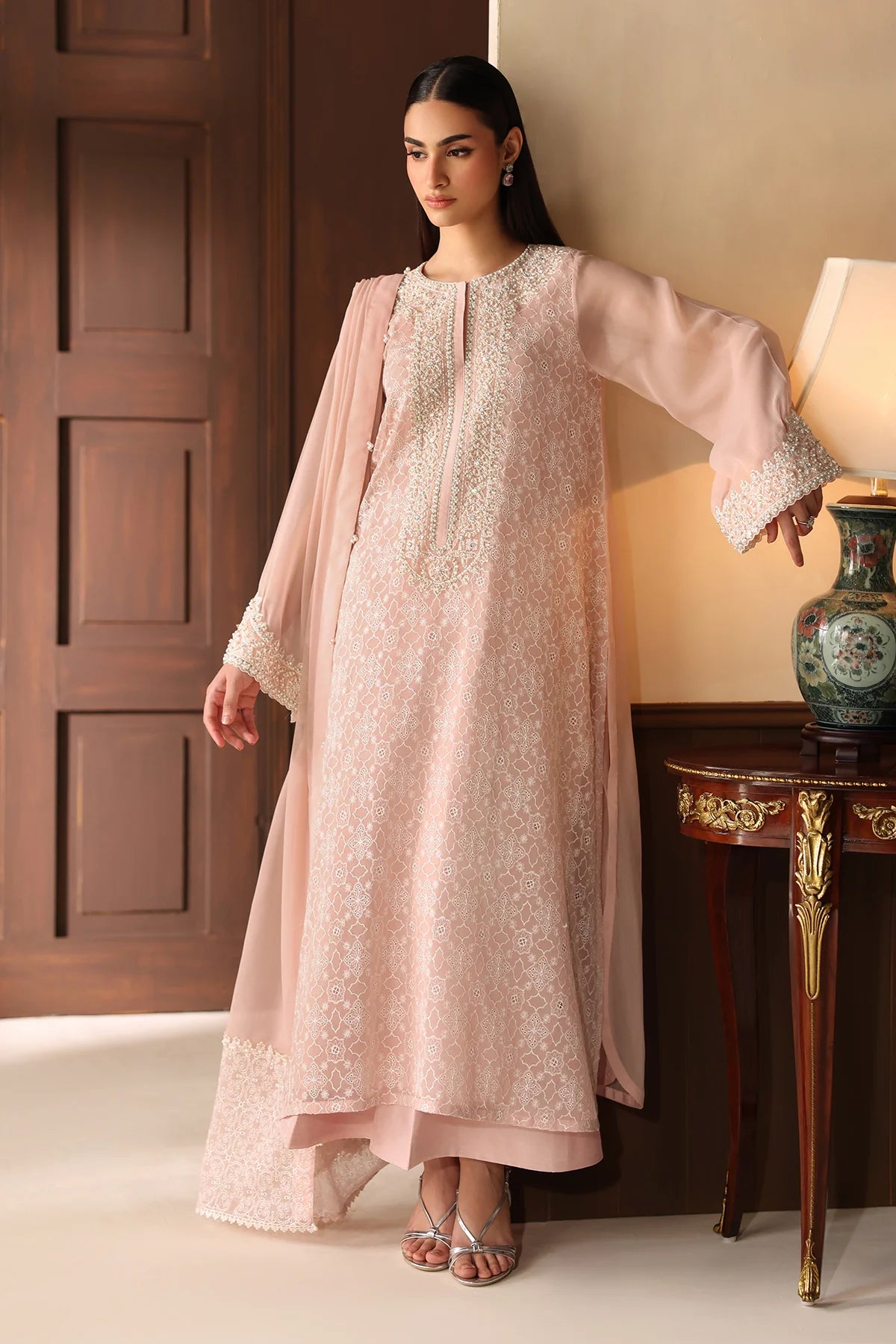 EFPR1359 | New In | Baroque