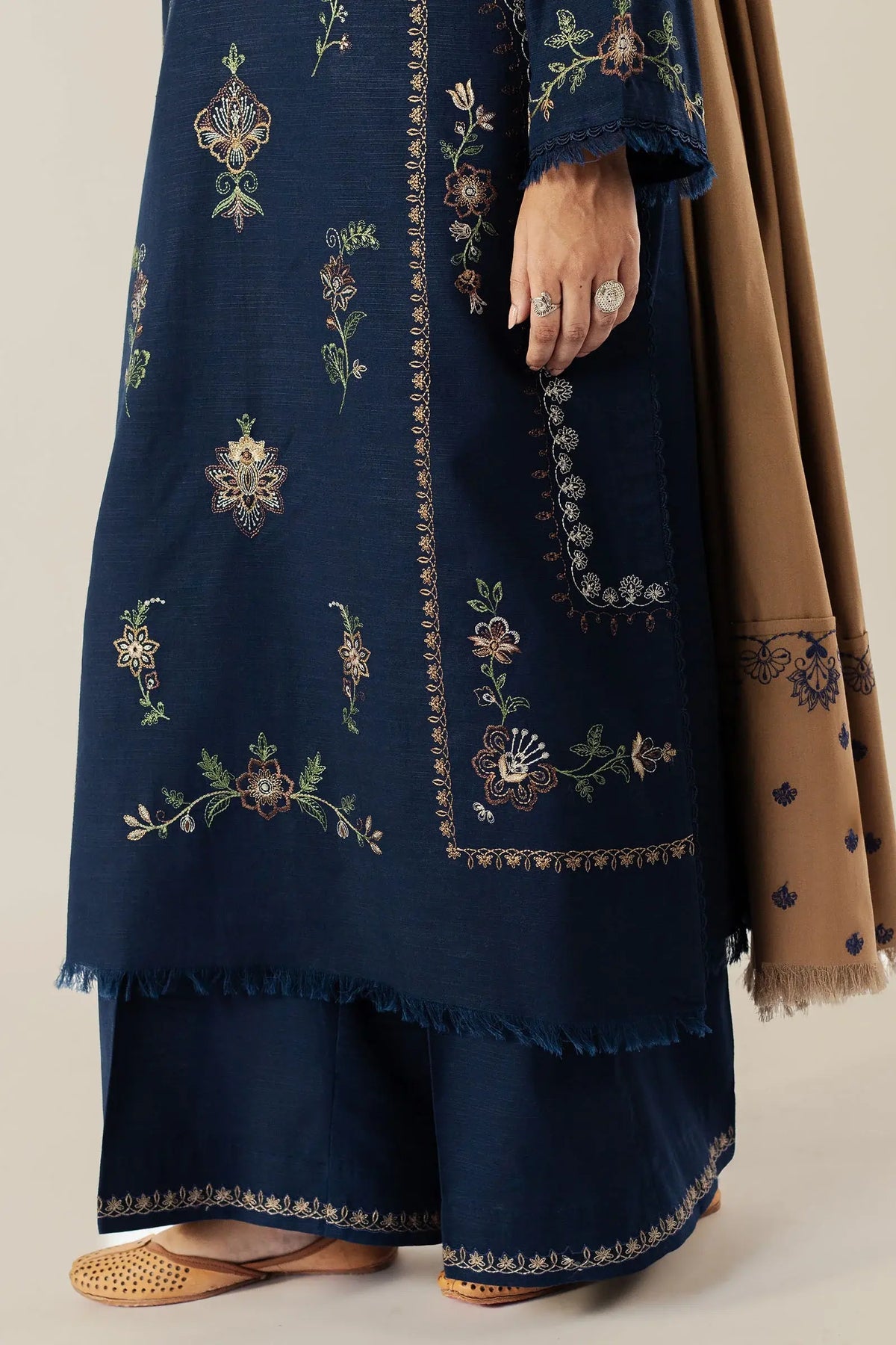 ELYSIA | Zara Shahjahan