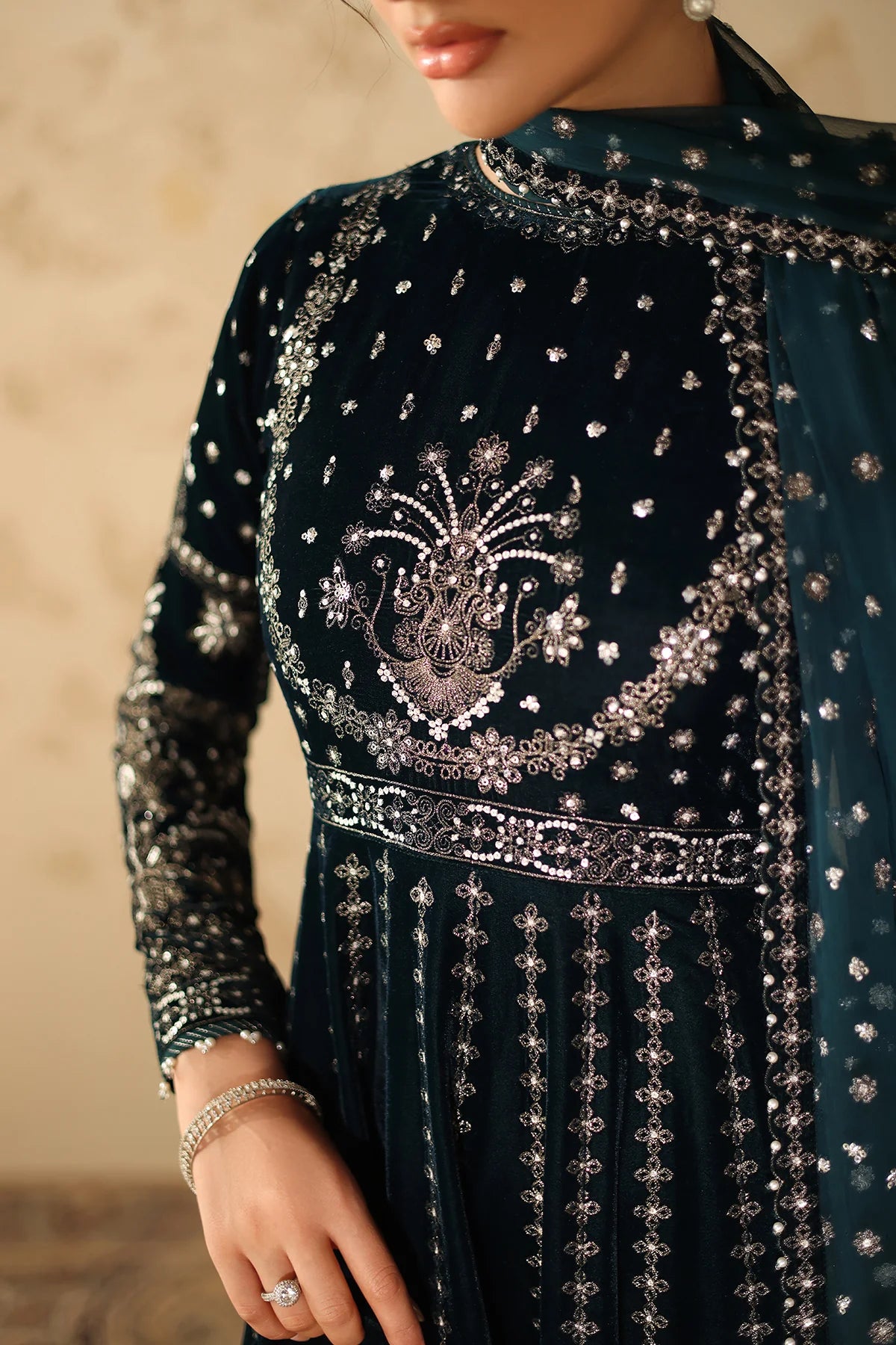 EMBROIDERED VELVET SF-4318 | Baroque
