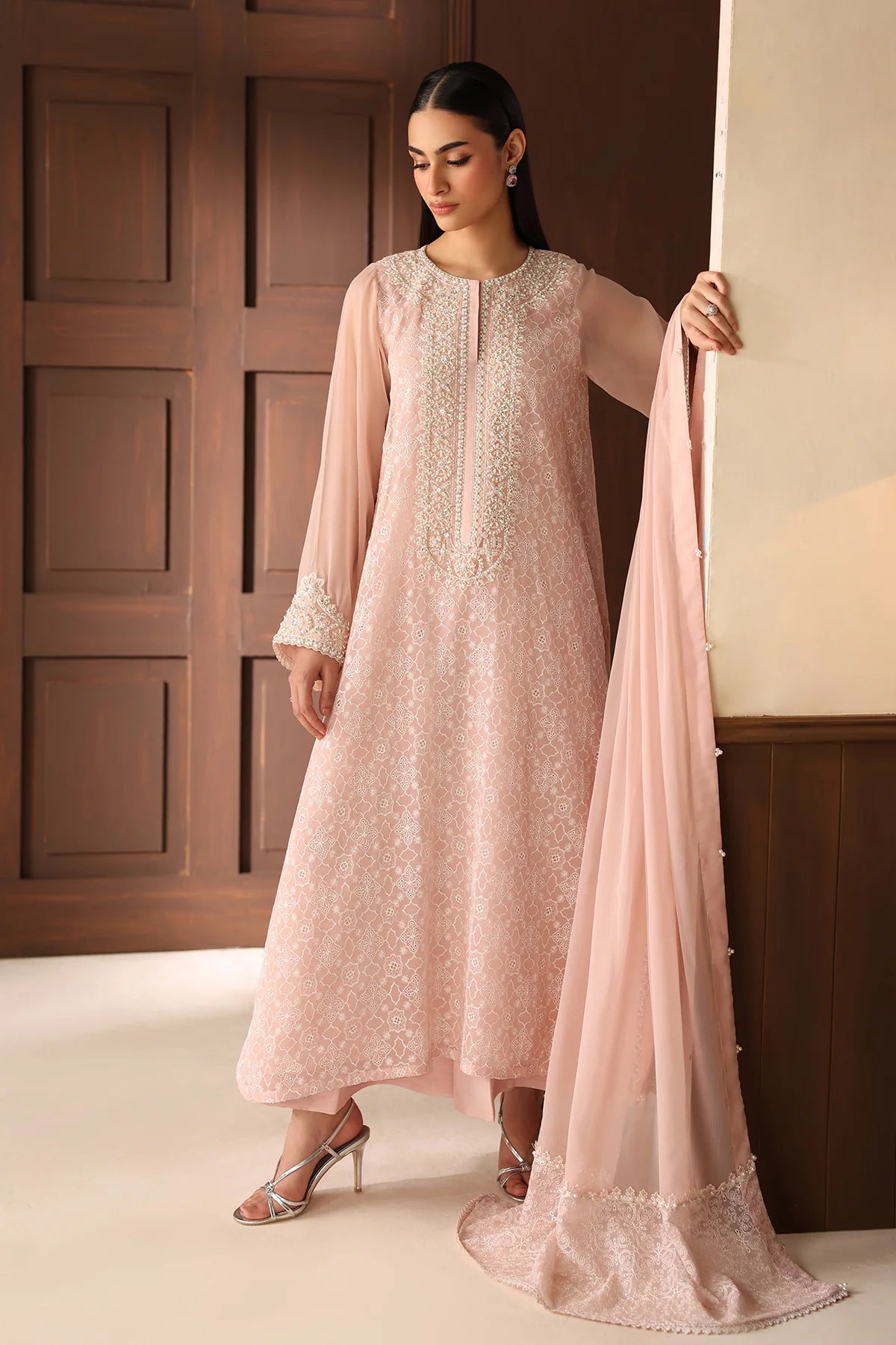 EFPR1359 | New In | Baroque