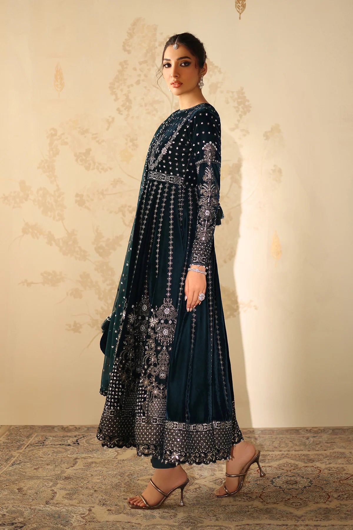 EMBROIDERED VELVET SF-4318 | Baroque