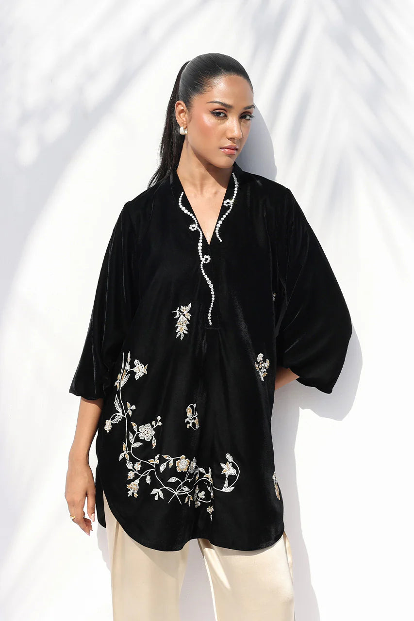 Viona | The Winter Edit '25 | Sania Maskatiya