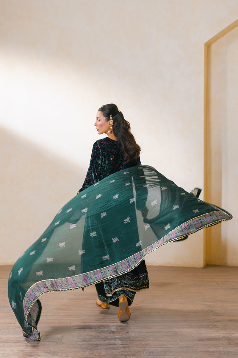 SHAFAQ SHIRT AND DUPATTA | QISSA LUXURY VELVETS | ANSAB JAHANGIR