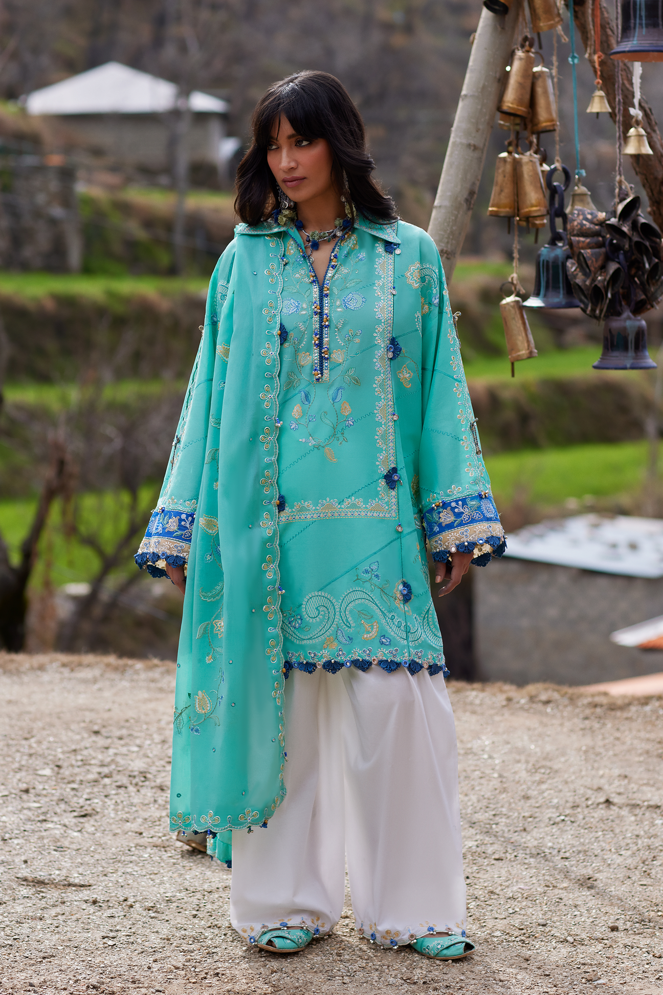 BÌ YÙN 碧韵 (ZL26-06 A) | Zaha Festive Lawn’26