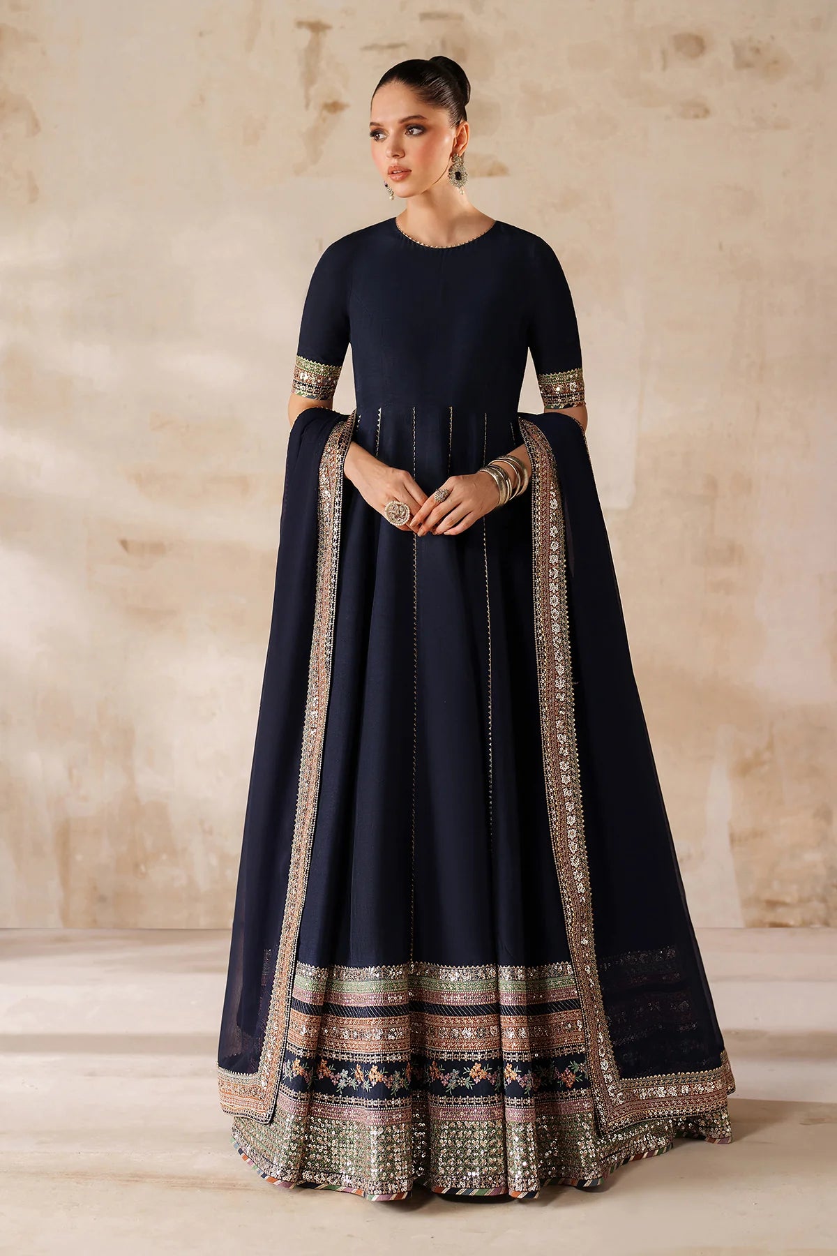 EFPR1209 | New In | Baroque