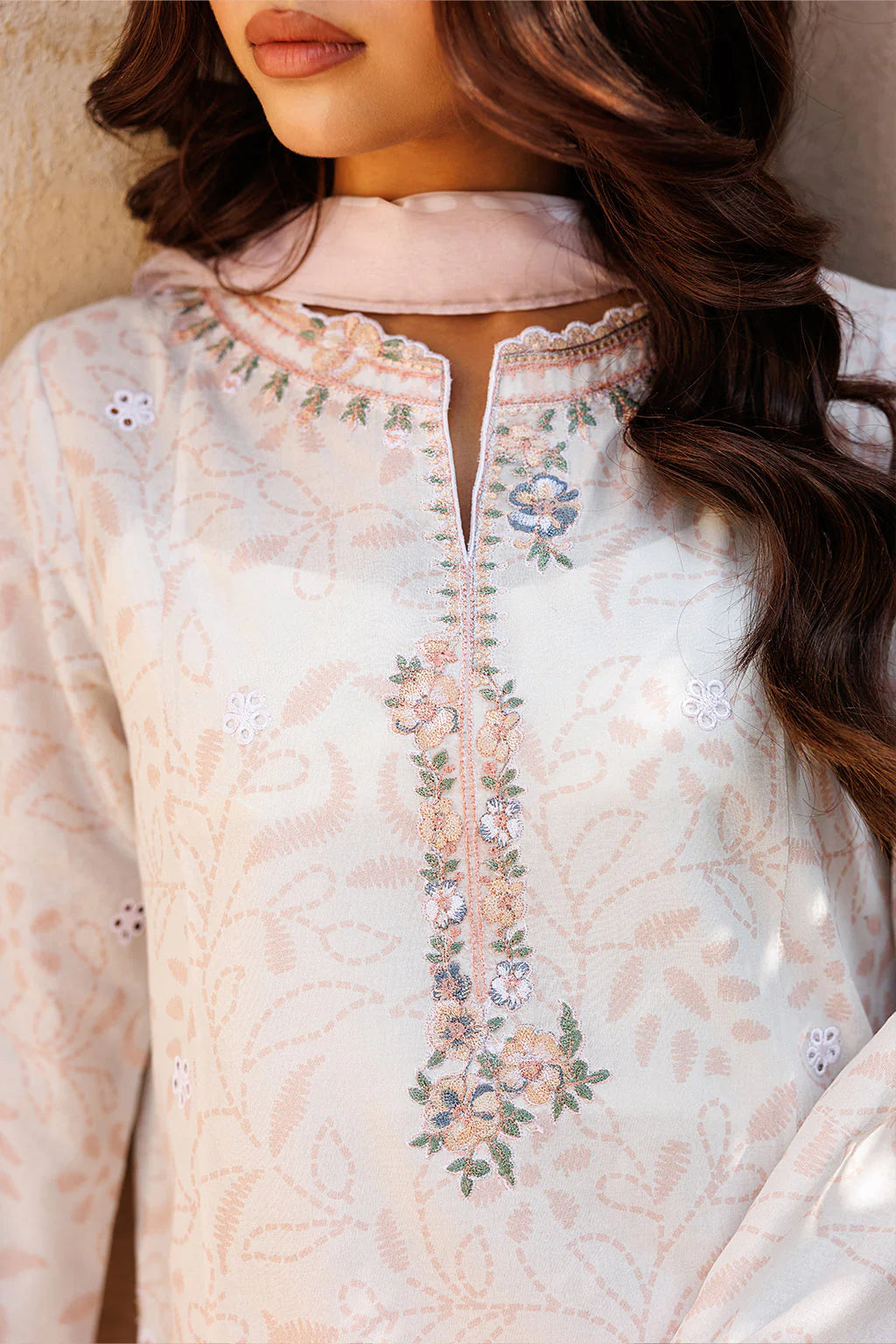 UE-670 Printed Lawn | Iznik