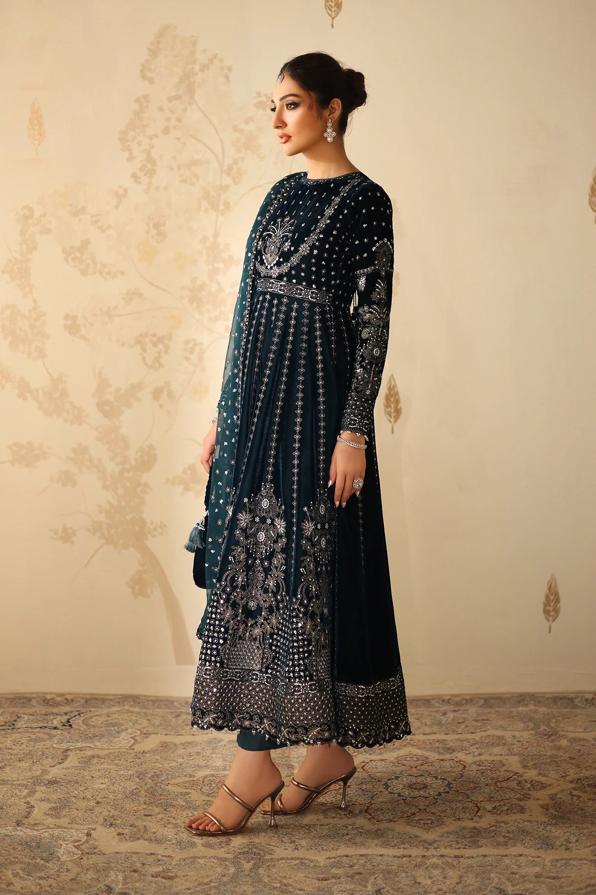 EMBROIDERED VELVET SF-4318 | Baroque