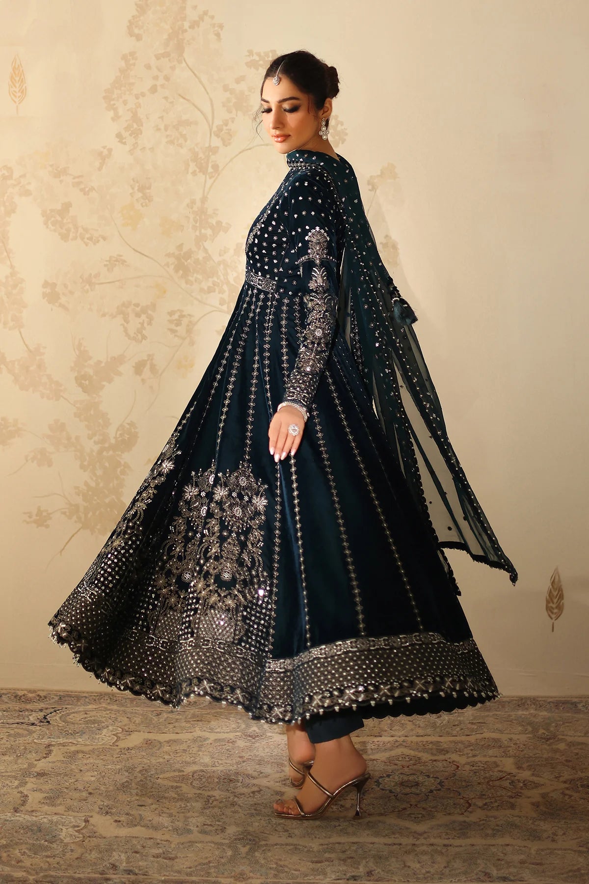 EMBROIDERED VELVET SF-4318 | Baroque