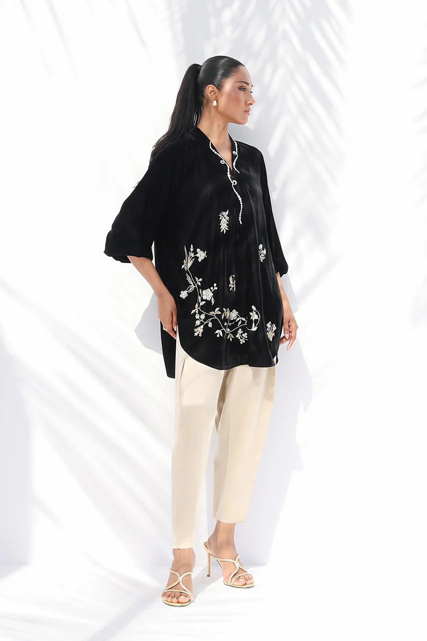 Viona | The Winter Edit '25 | Sania Maskatiya