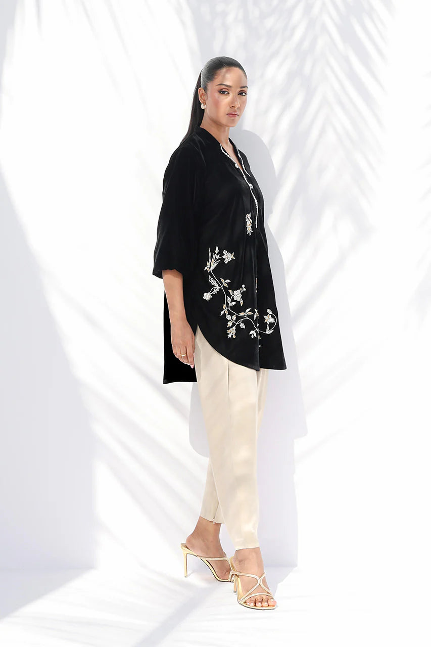 Viona | The Winter Edit '25 | Sania Maskatiya