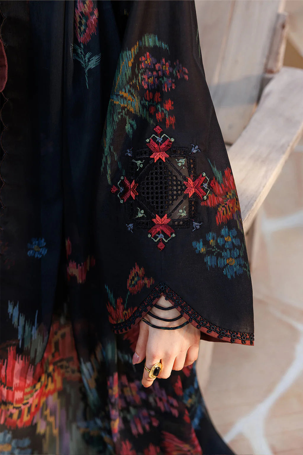 UE-663 Printed Lawn | Iznik