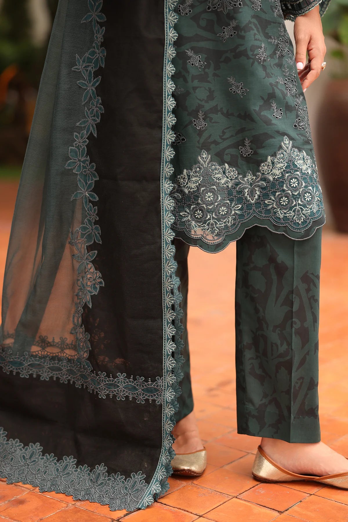 ESUF4253 | UNSTITCHED | Baroque