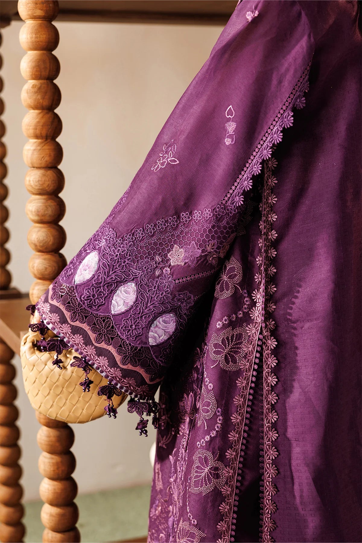 ELU26D02 | UNSTITCHED EID LAWN | Baroque