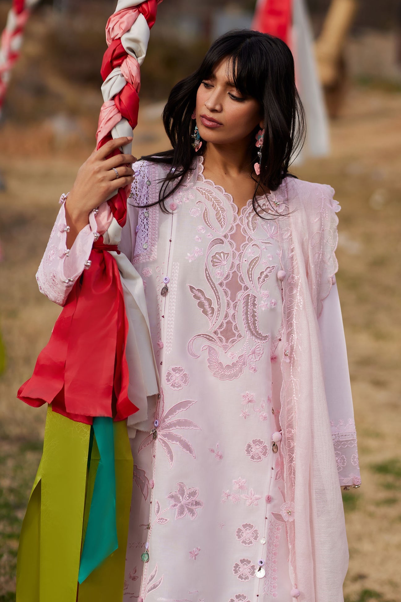 FĚN YÙN 粉韵 (ZL26-09 B) | Zaha Festive Lawn’26