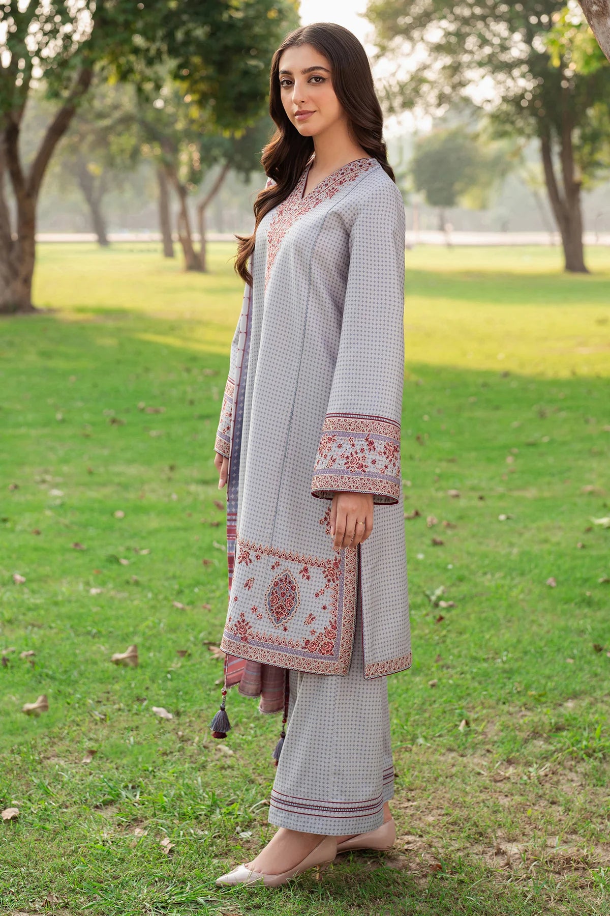 JZ-UW-D0081-0 | EMBROIDERED PREMIUM VISCOSE | Jazmin