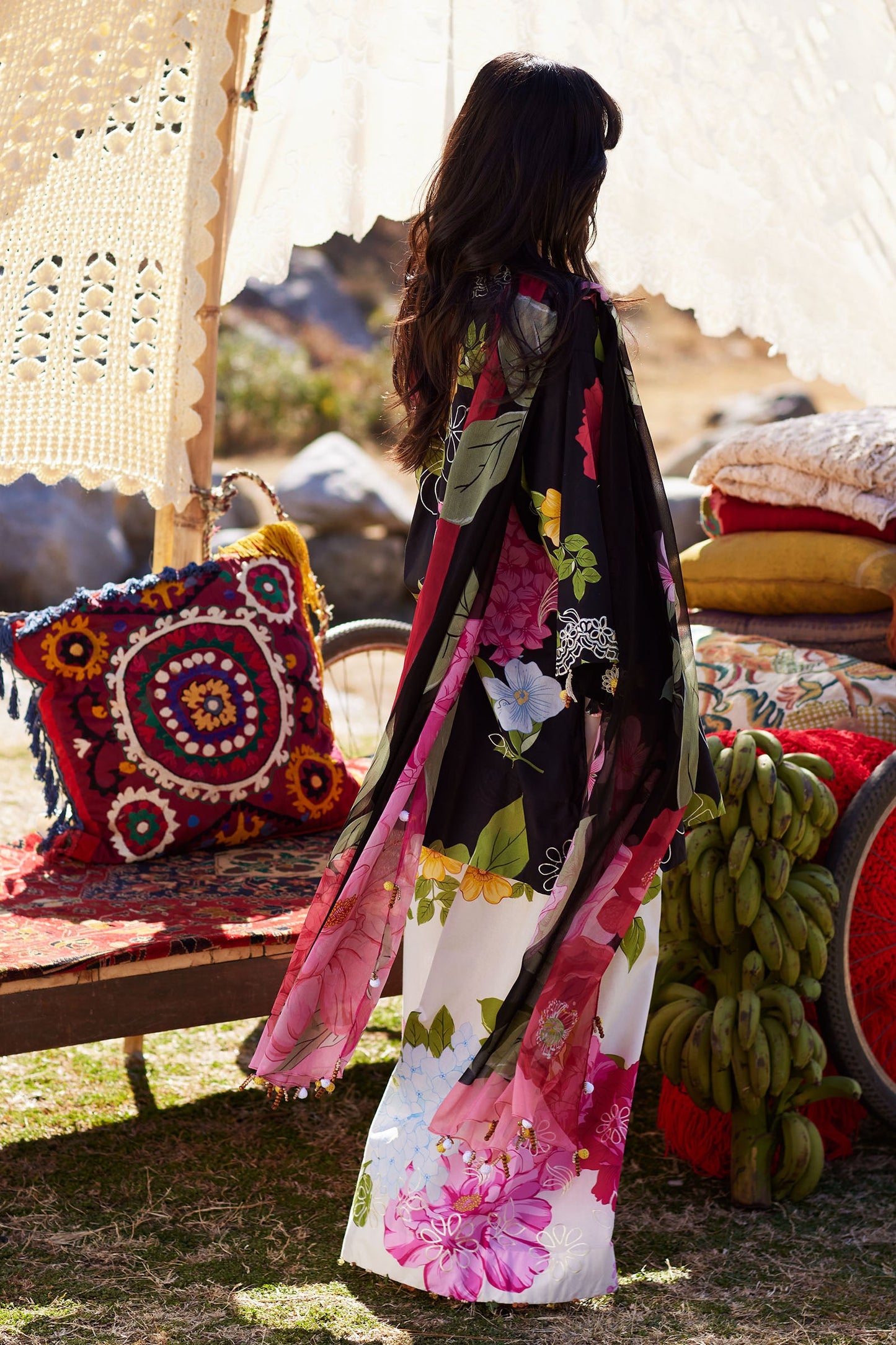 YÀN HUĀ 艳花 (ZL26-13 A) | Zaha Festive Lawn’26