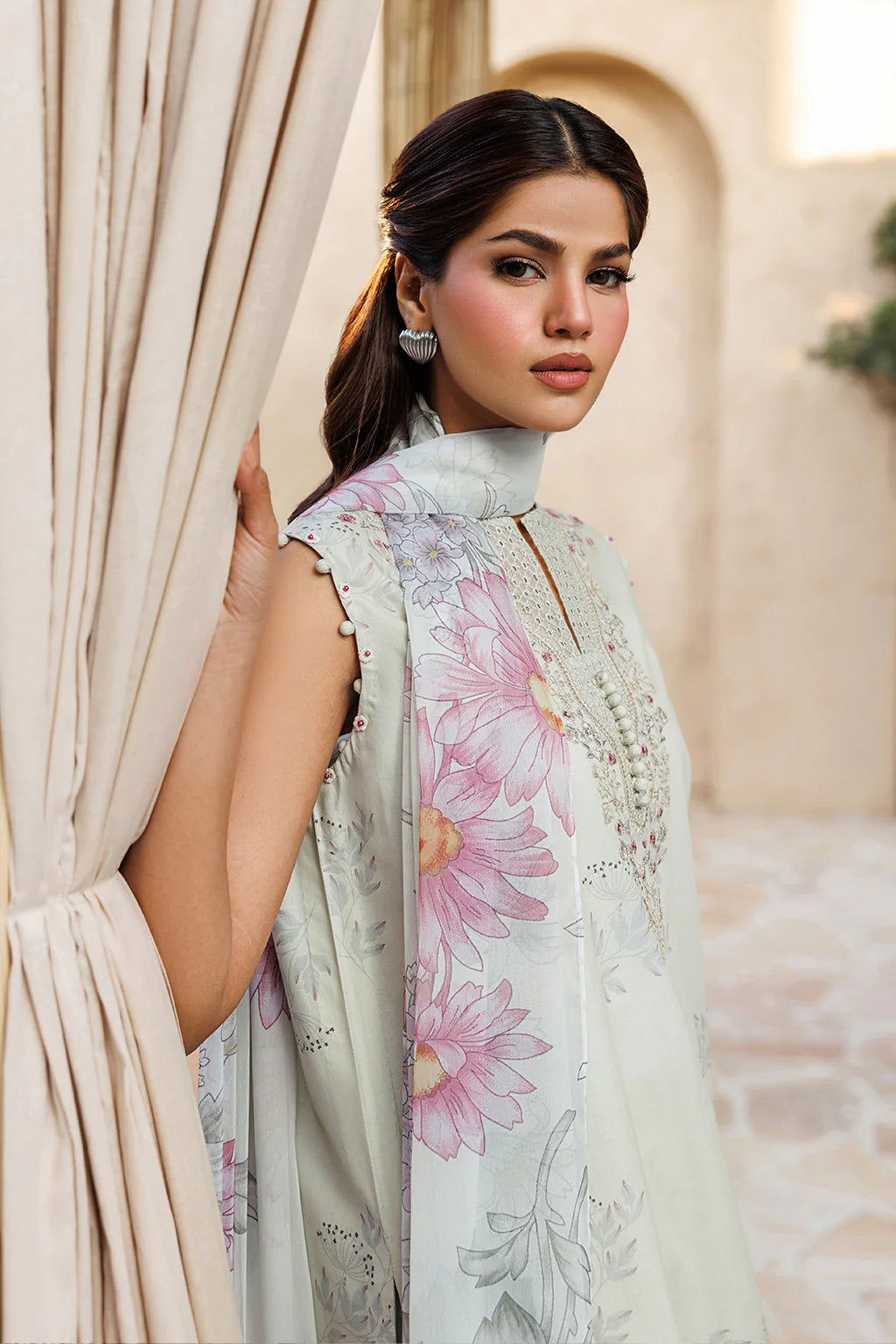 UE-676 Printed Lawn | Iznik