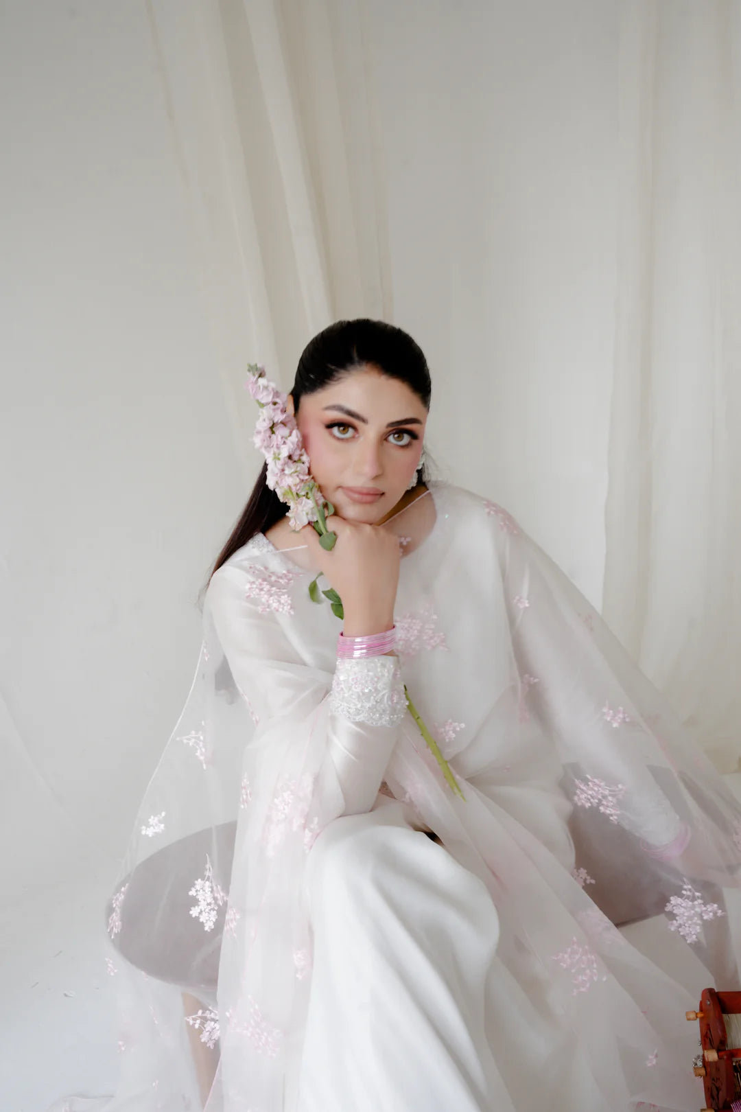 Eira | Ru Studio