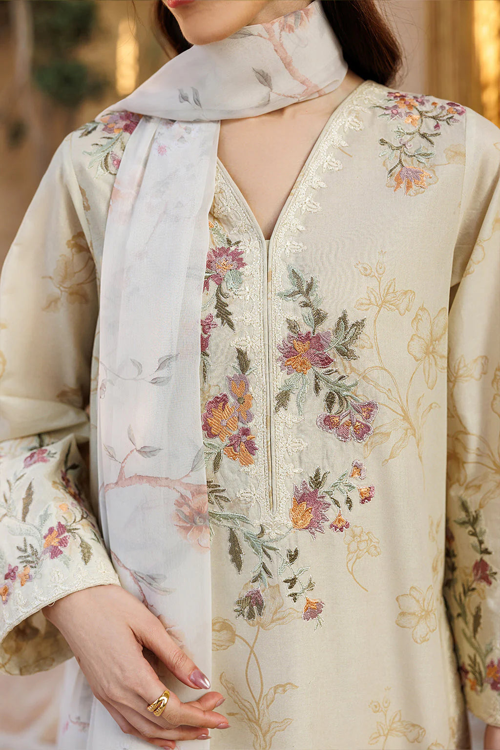UE-669 Printed Lawn | Iznik
