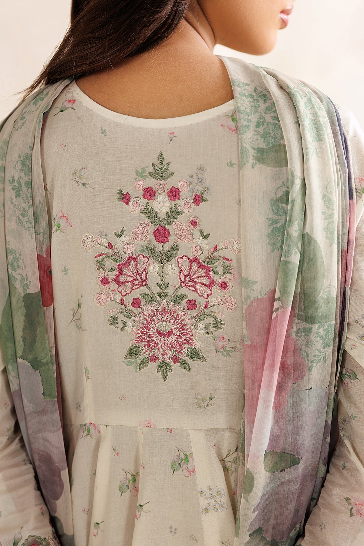 ESPR1336 | New In | Baroque