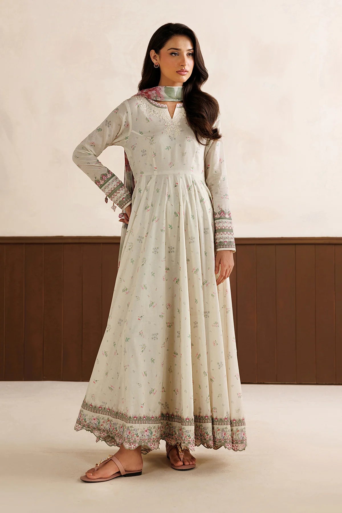 ESPR1336 | New In | Baroque