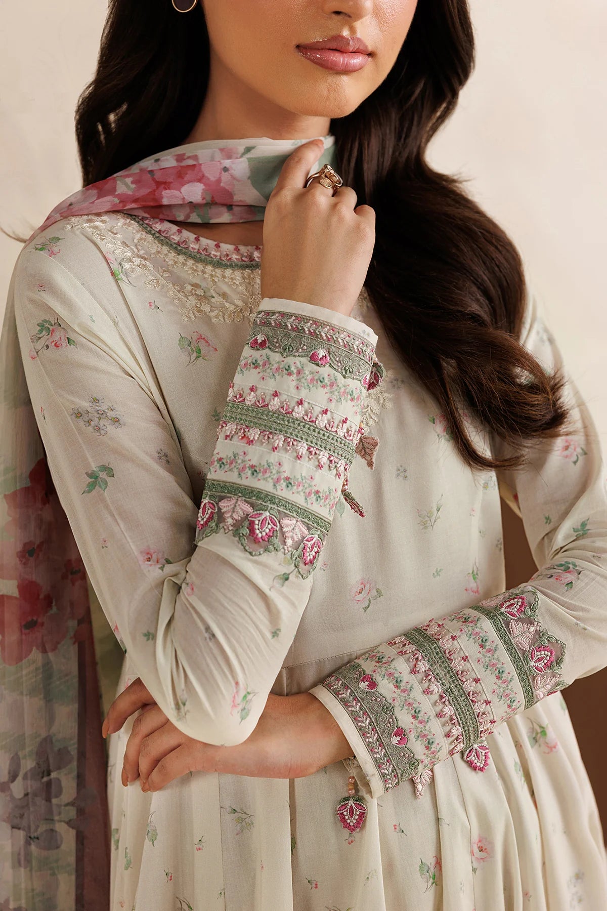 ESPR1336 | New In | Baroque