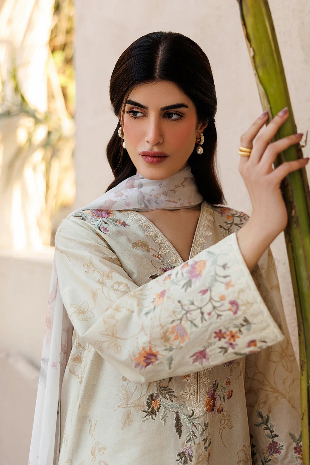 UE-669 Printed Lawn | Iznik