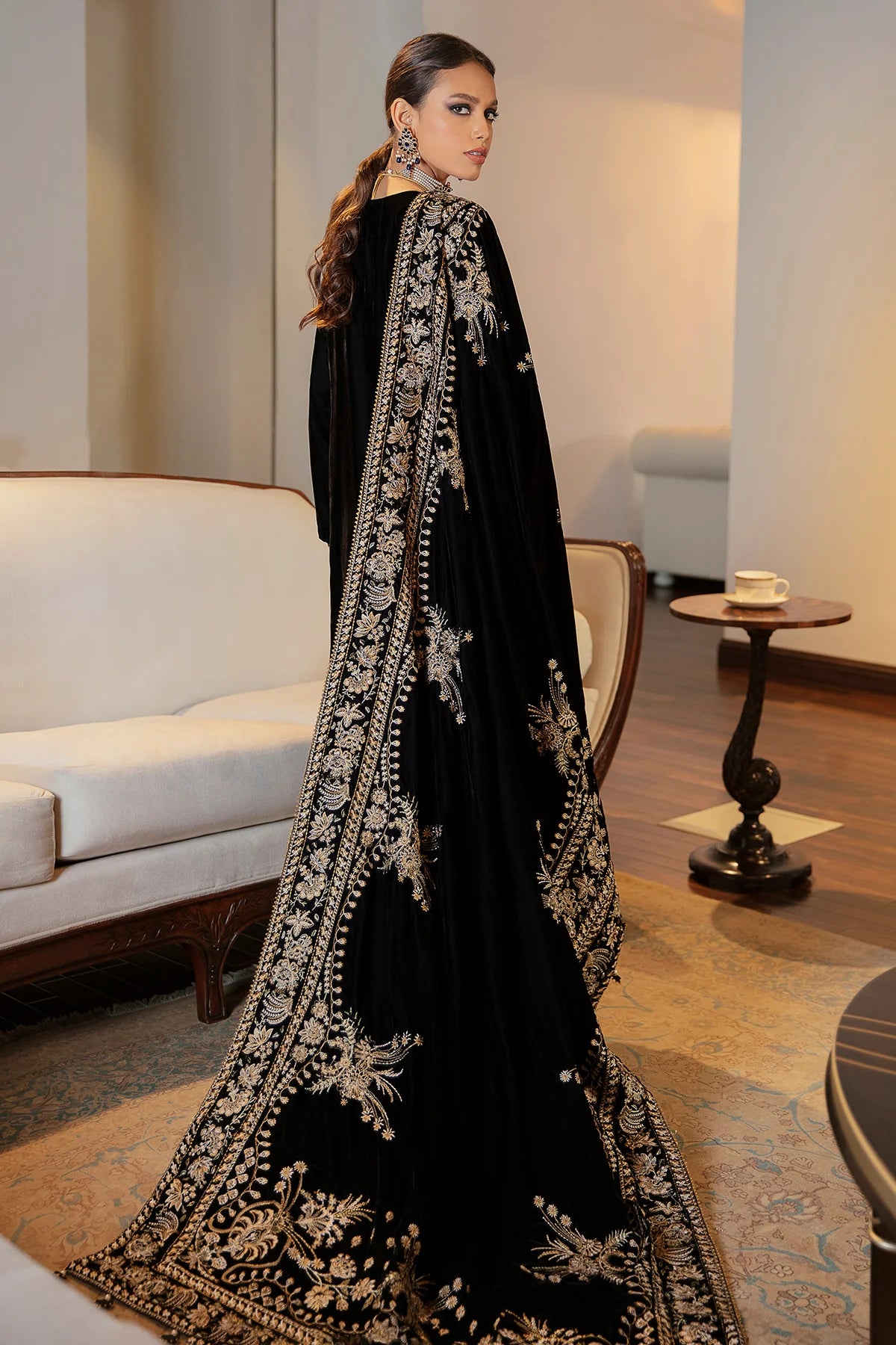 EMBROIDERED VELVET SHAWL VS-24 | Baroque