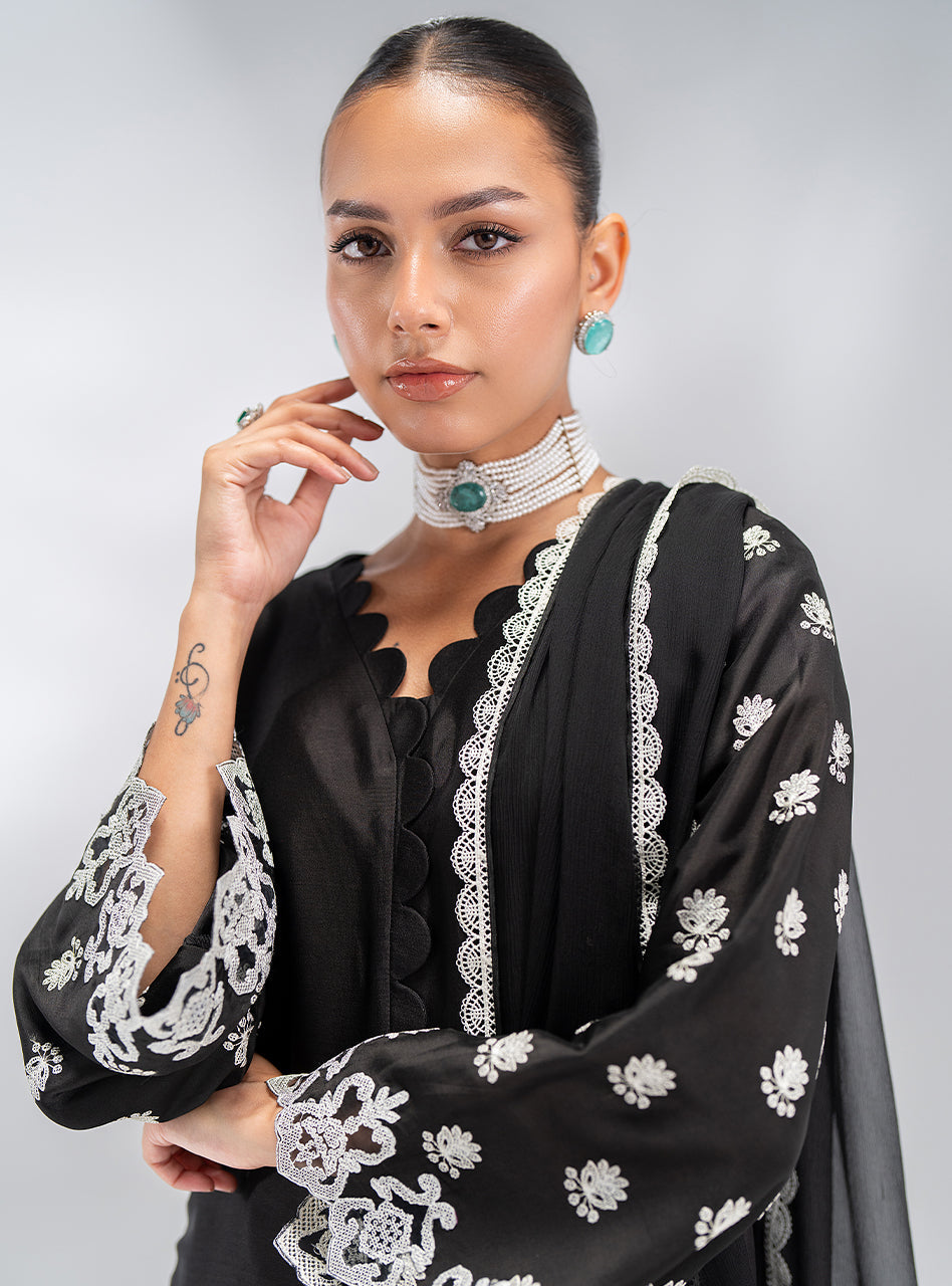 Ciar | Zainab Chottani