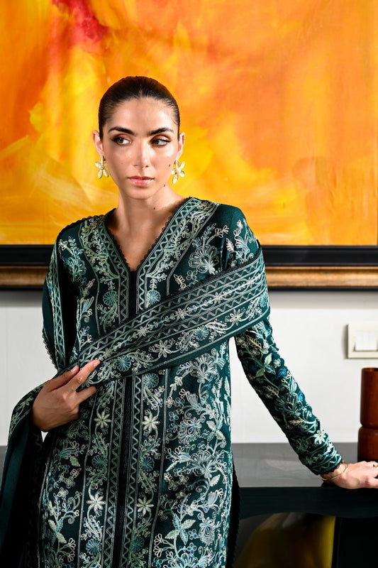 EMERALD GREEN LUXURY AARI EMBROIDERED KARANDI SET (NEL-25636) | ZAIB
