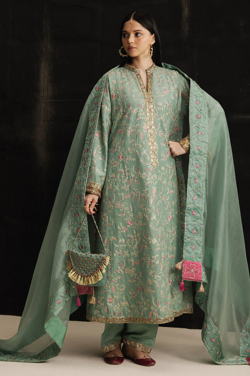 ANAYA | STUDIO PORTRAITS | Zara Shahjahan