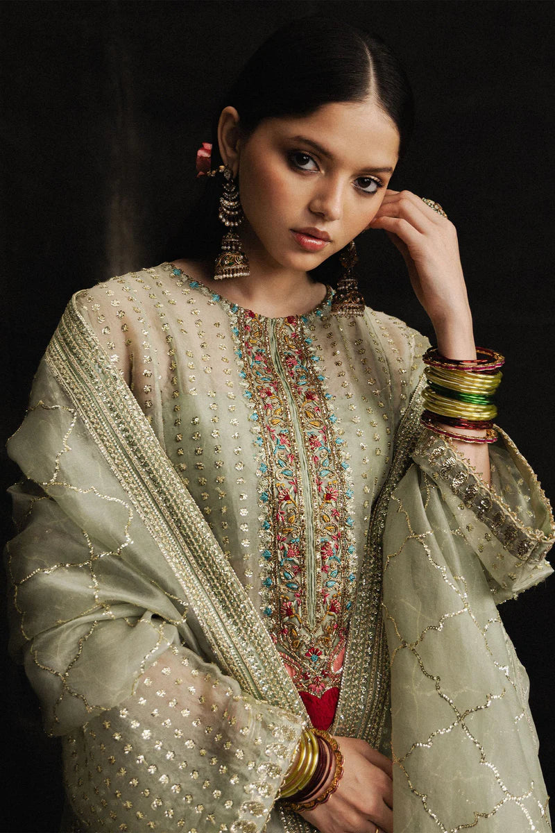 MARVI | STUDIO PORTRAITS | Zara Shahjahan