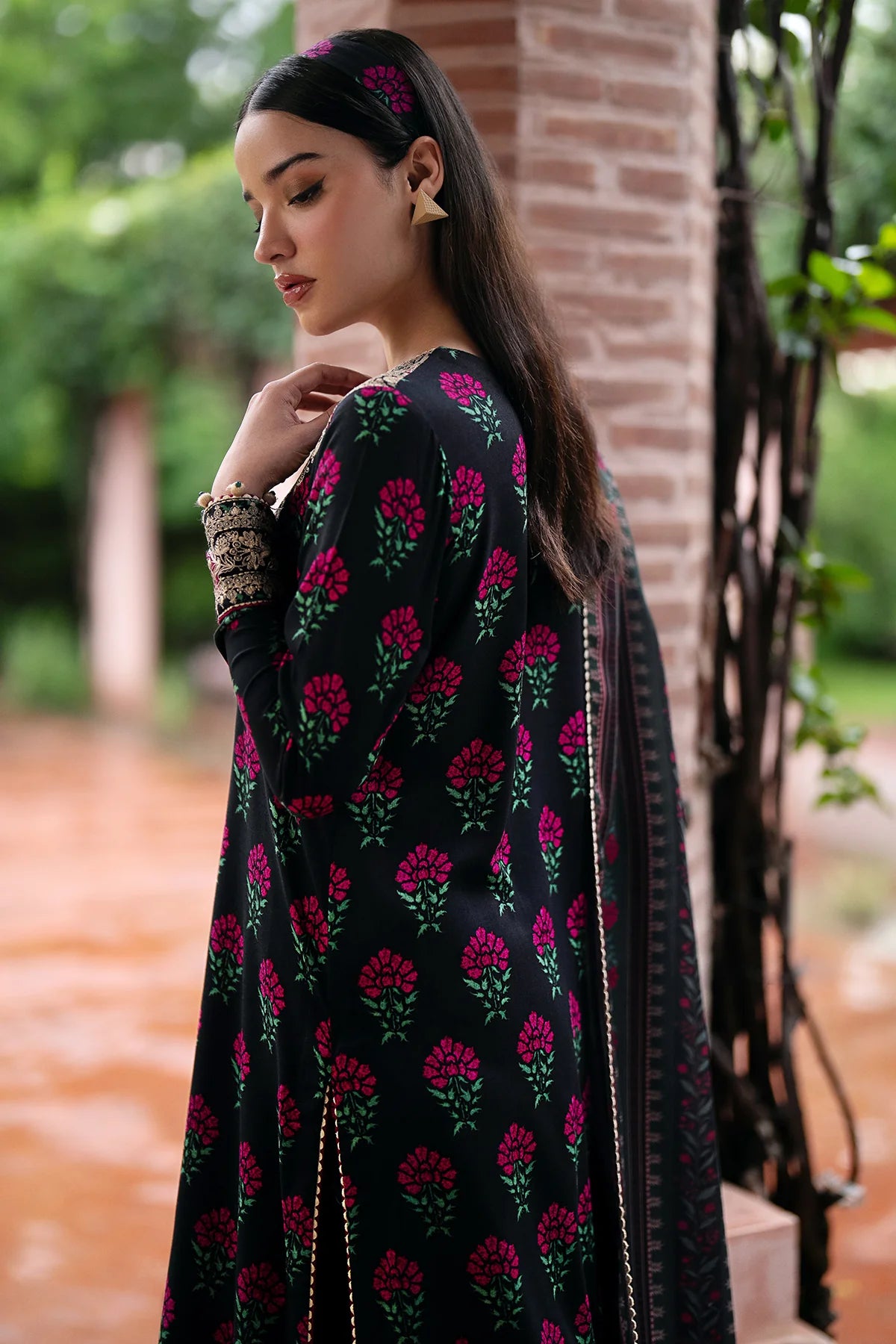 JZ-UW-D0162-0 | EMBROIDERED VISCOSE | Jazmin