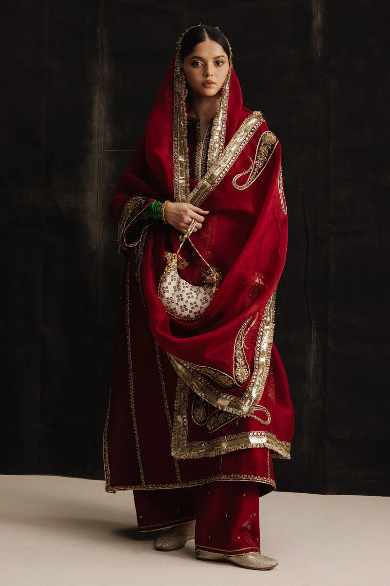 RANIYA | STUDIO PORTRAITS | Zara Shahjahan