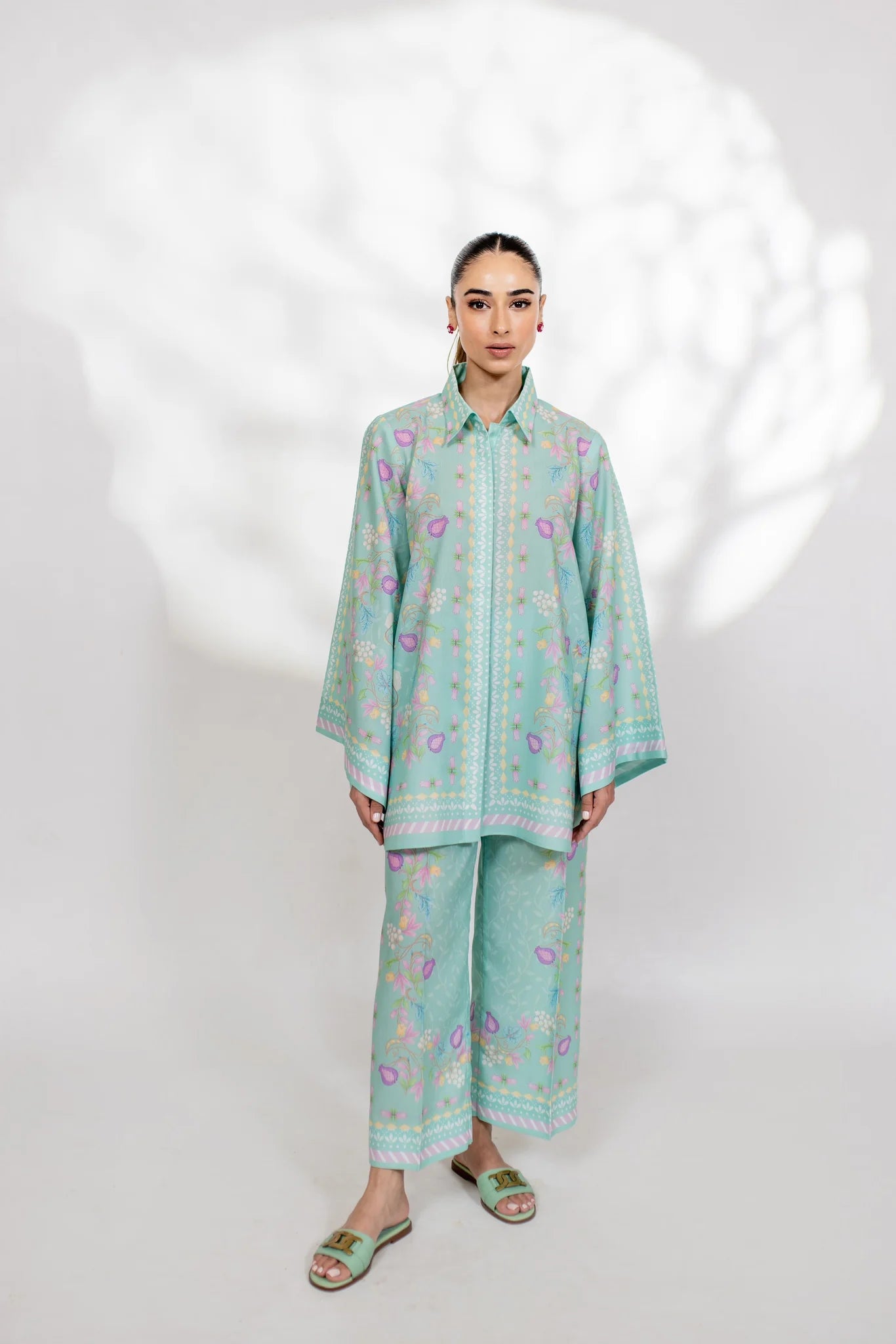 Pernia (A) | BARAÉ KHANOM