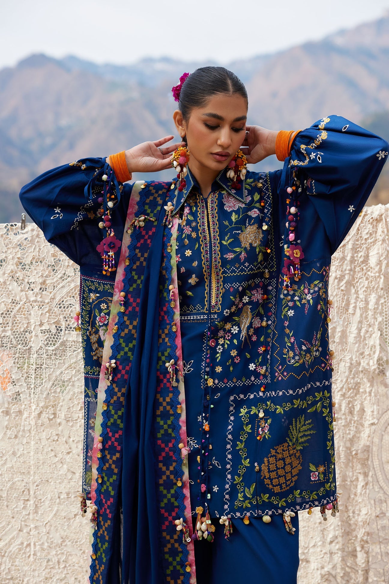 CǍI FĒNG 彩风 (ZL26-08 A ) | Zaha Festive Lawn’26