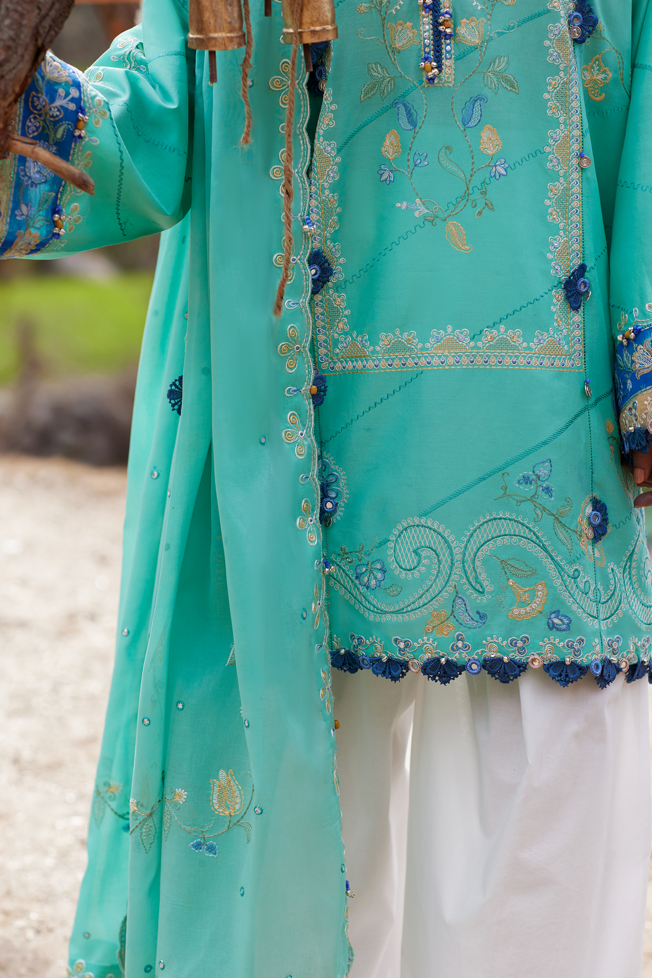 BÌ YÙN 碧韵 (ZL26-06 A) | Zaha Festive Lawn’26