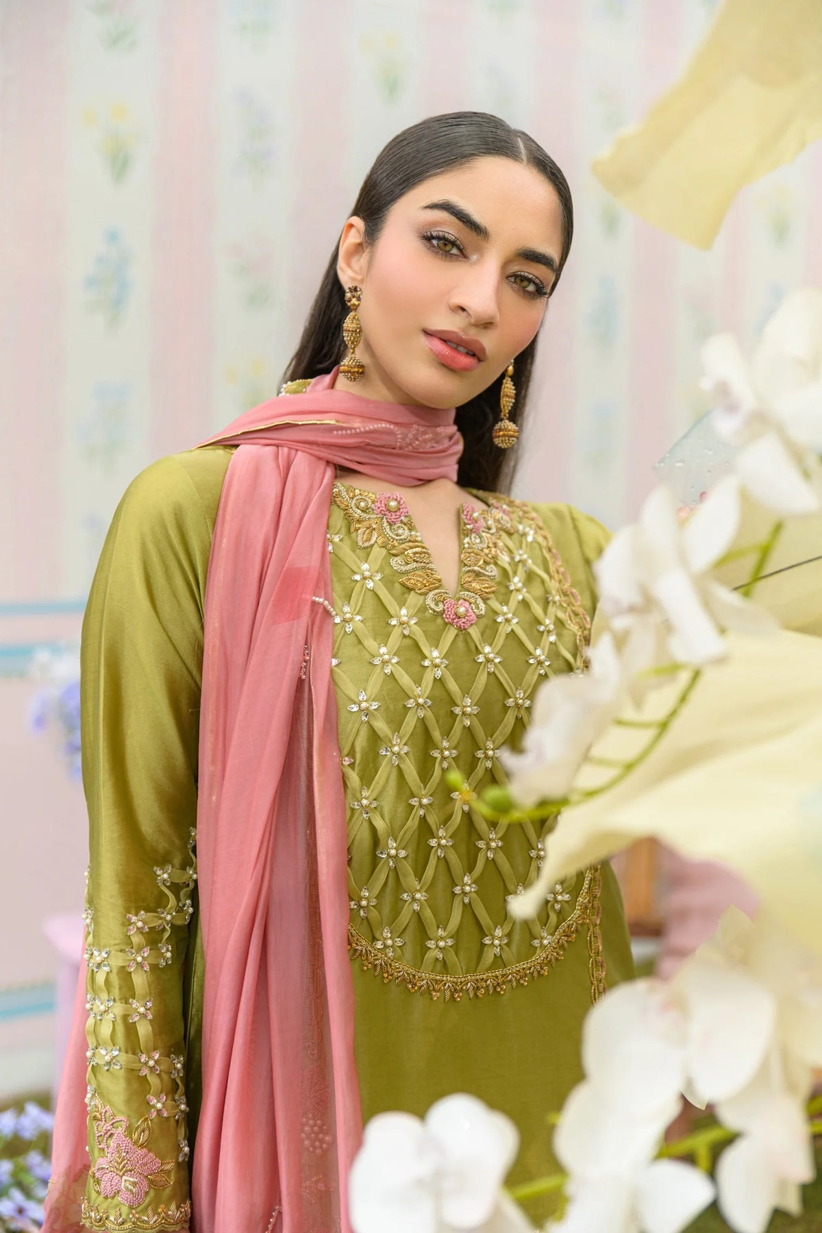 Champagne Toast | Zarayna-Festive Formals '25 | Flairs Studio