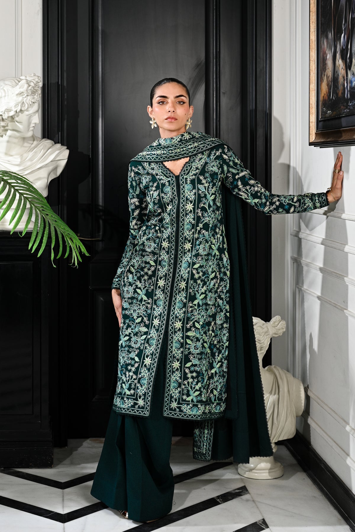 EMERALD GREEN LUXURY AARI EMBROIDERED KARANDI SET (NEL-25636) | ZAIB