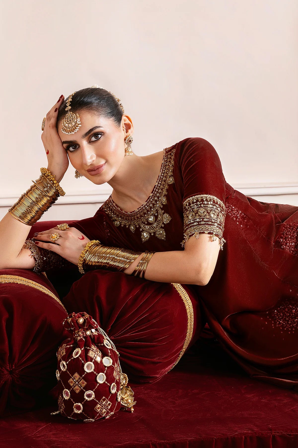 JZ-CVF-D13-0 | EMBROIDERED VELVET FORMAL | Jazmin