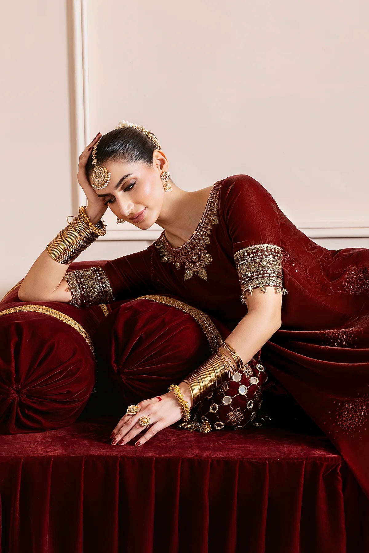 JZ-CVF-D13-0 | EMBROIDERED VELVET FORMAL | Jazmin