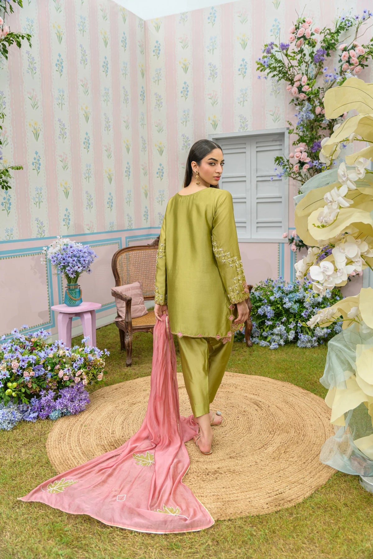 Champagne Toast | Zarayna-Festive Formals '25 | Flairs Studio