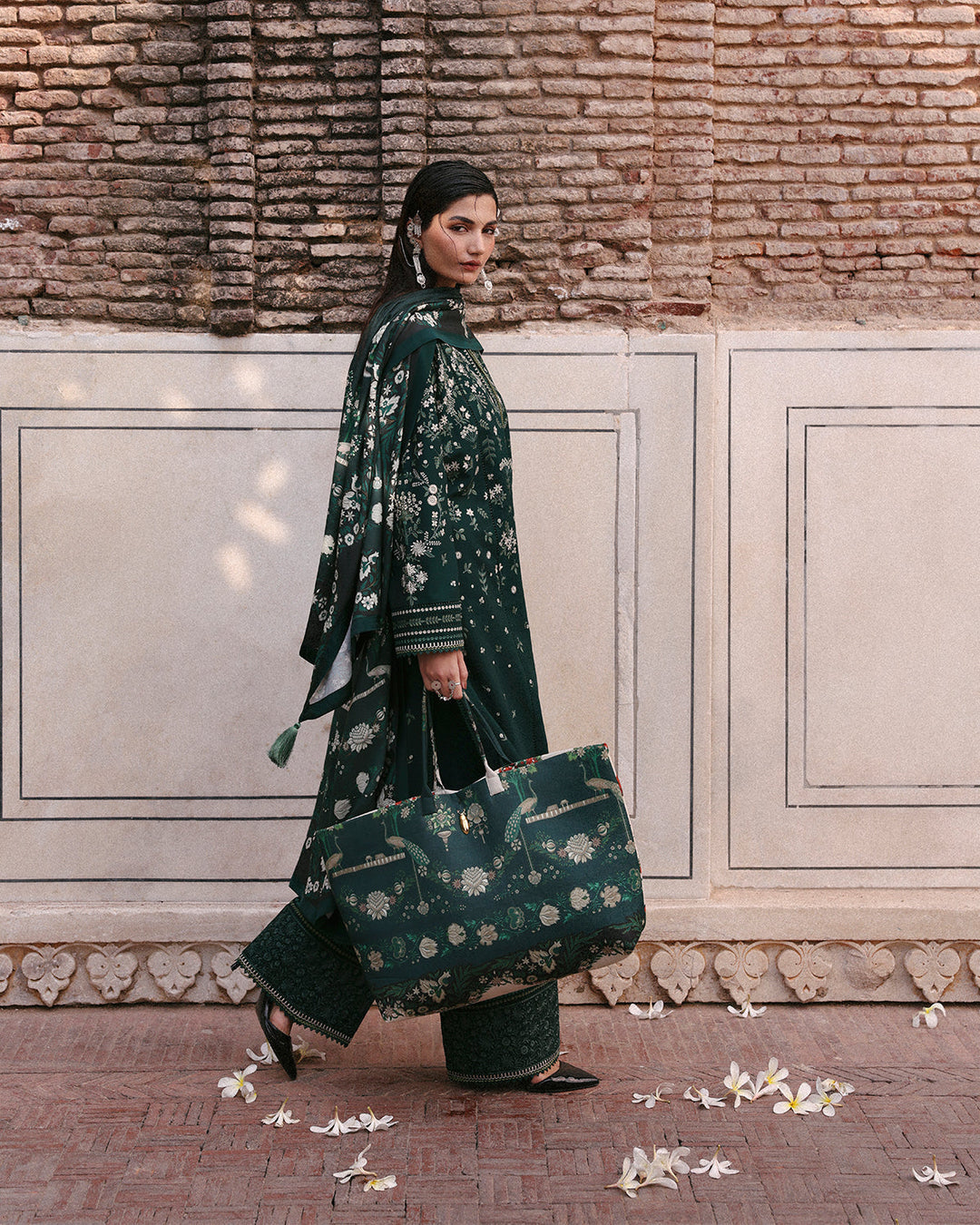 Bita | Jugnu Khaddar Unstitched’25