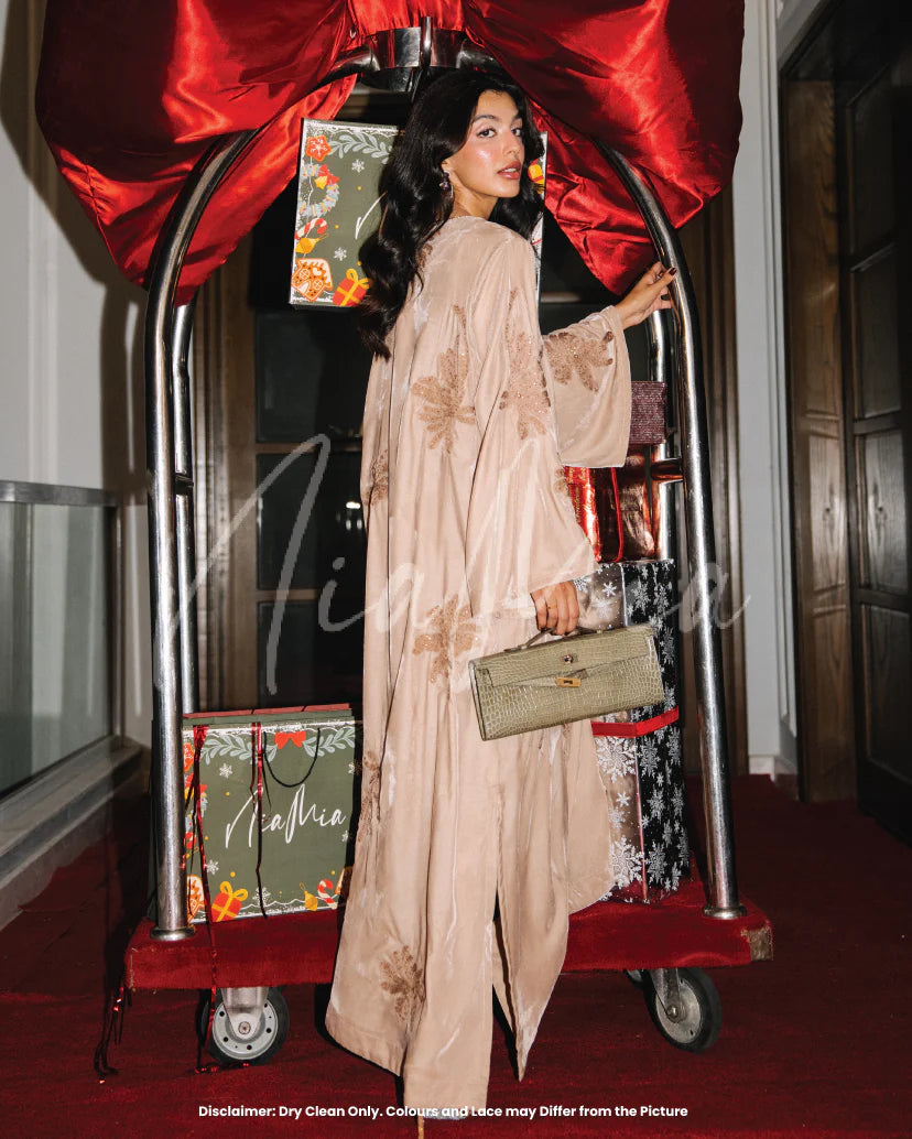 Champagne | Winter Edit II |  Nia Mia