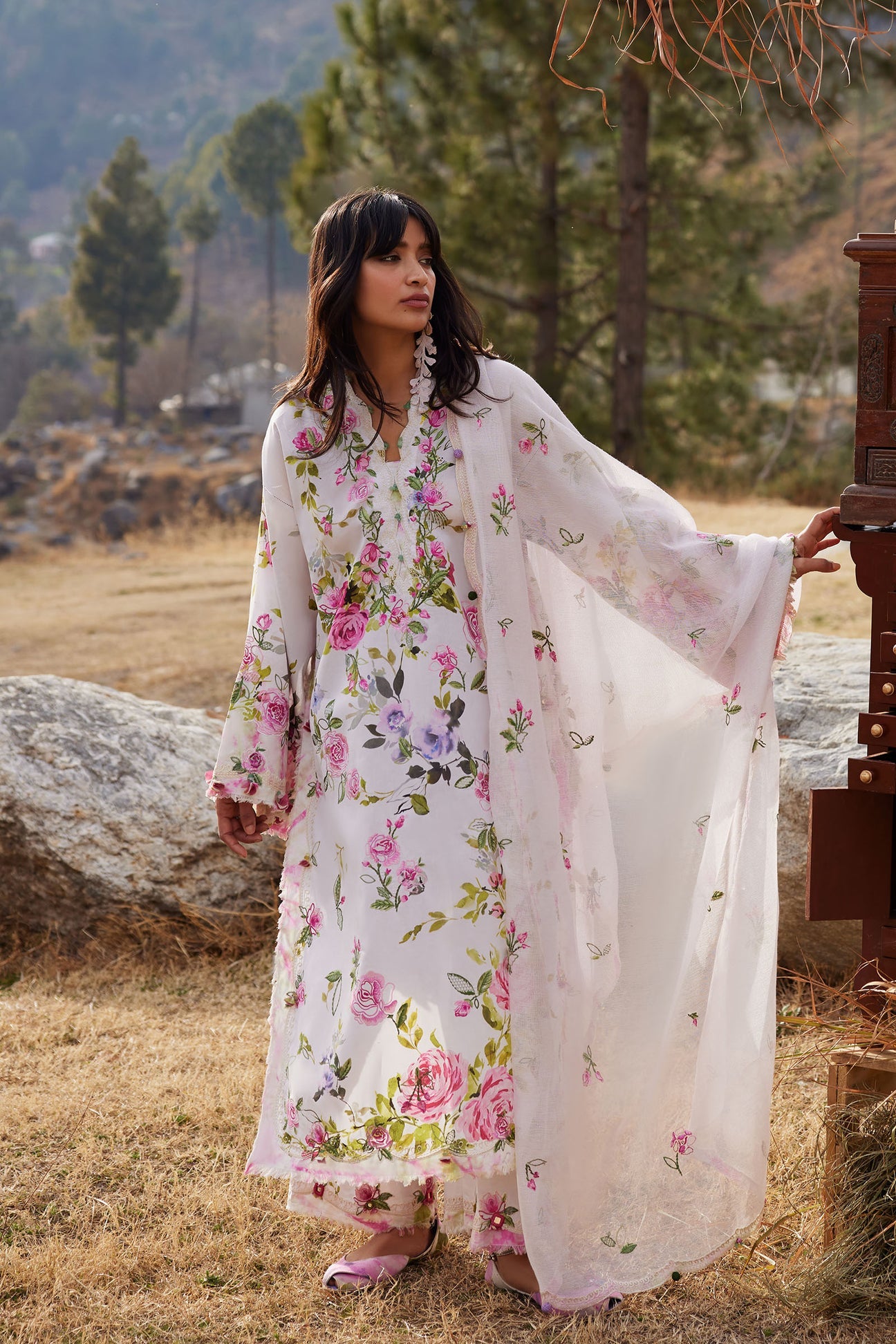 FĚN YÌ 粉意 (ZL26-11 A) | Zaha Festive Lawn’26